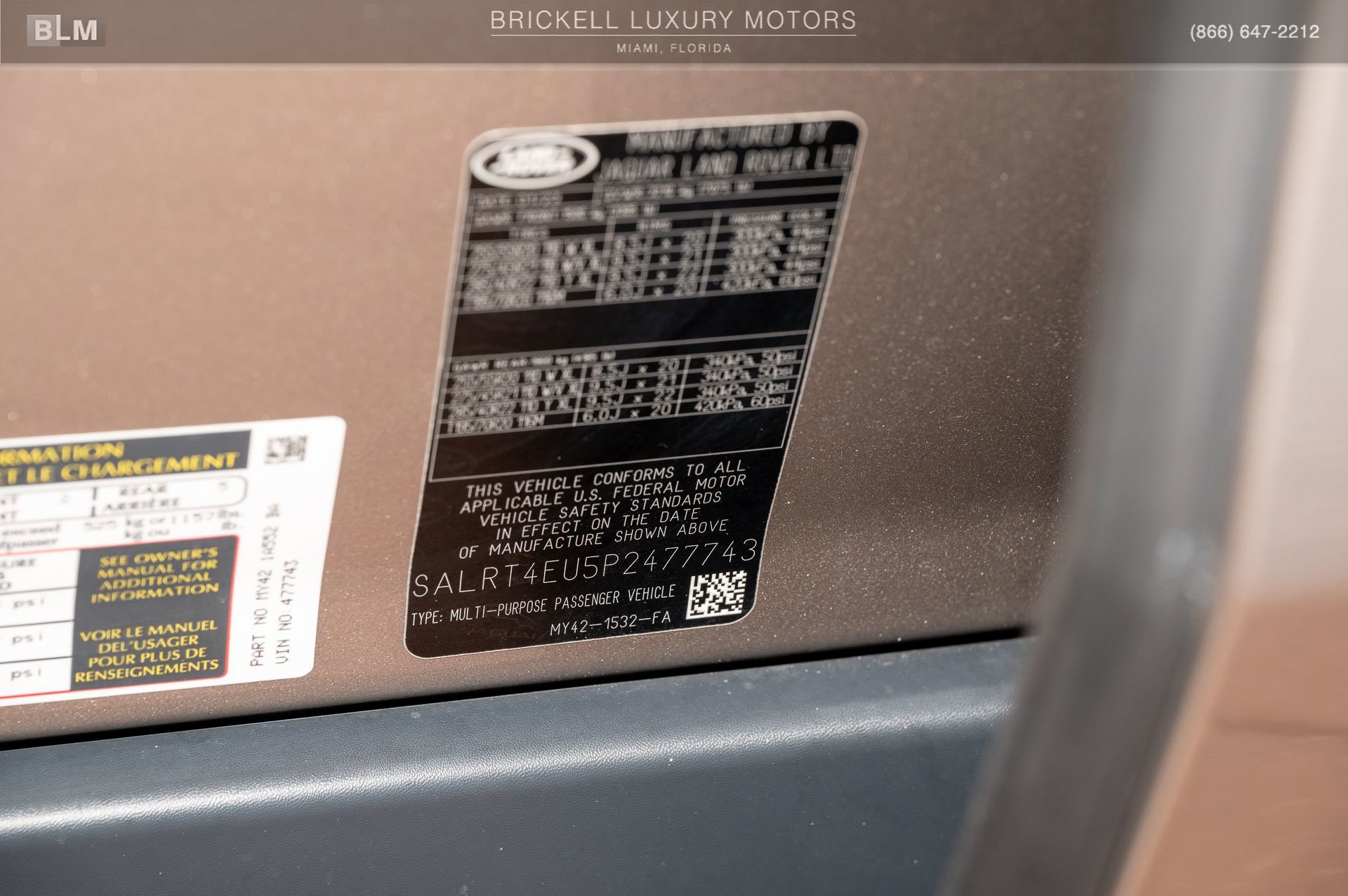 Used 2023 Land Rover Discovery S R-Dynamic image 37