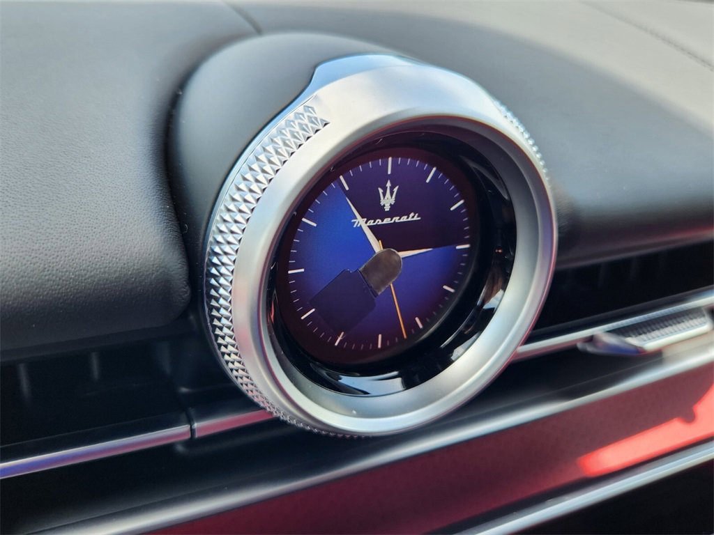 New 2025 Maserati Grecale GT image 14