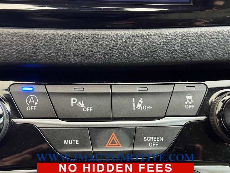 Used 2021 Chrysler Pacifica Touring-L image 37