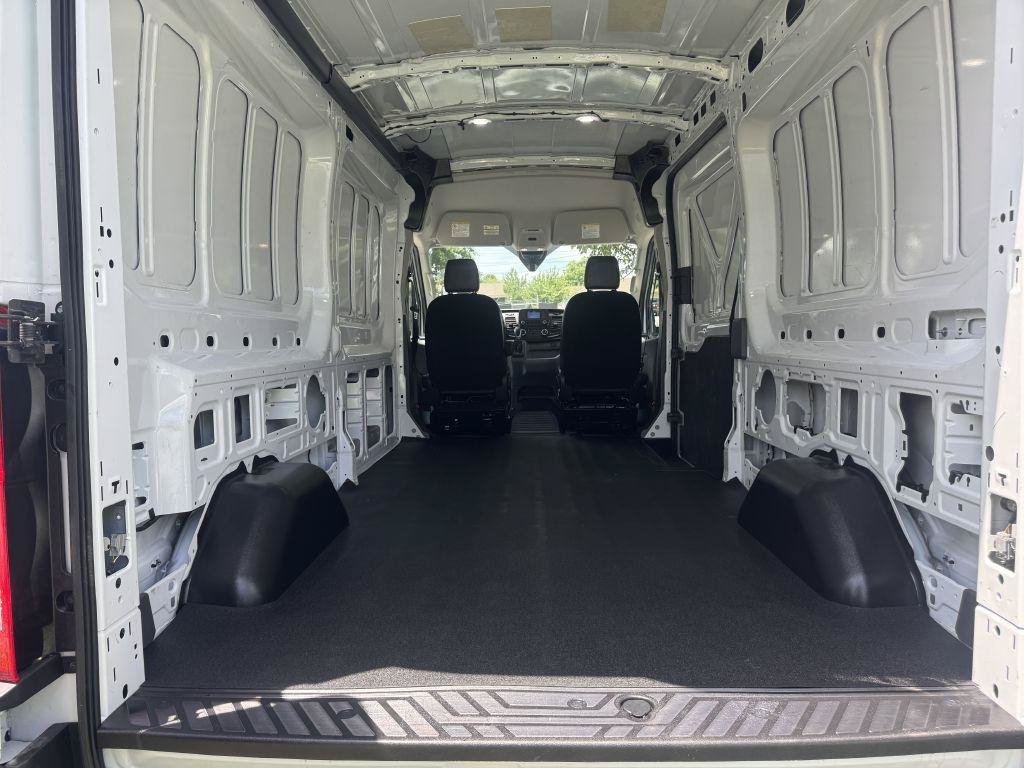 Used 2025 Ford Transit 250 148 Medium Roof RWD image 11