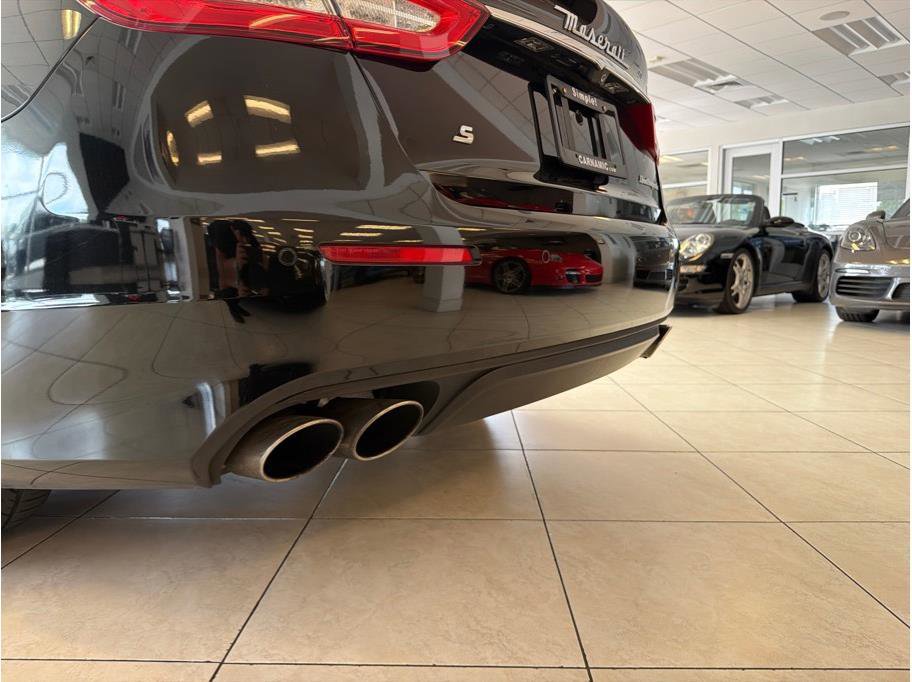 Used 2018 Maserati Quattroporte S RWD image 43