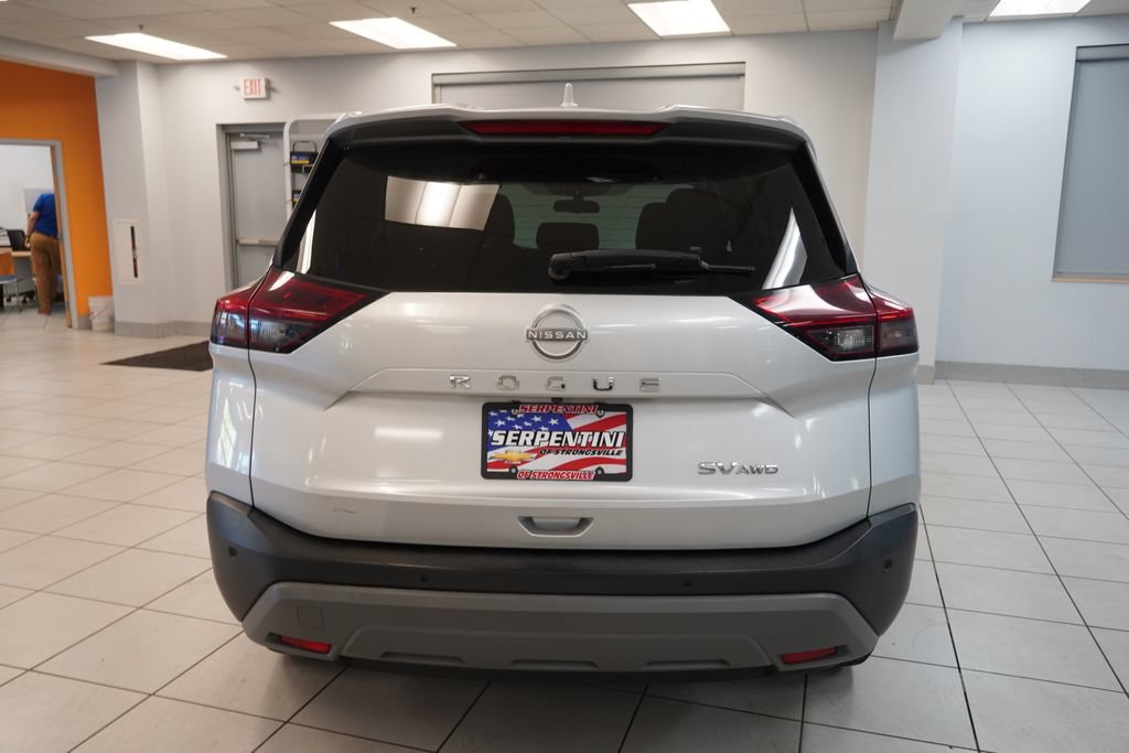 Used 2022 Nissan Rogue SV AWD/4WD image 8