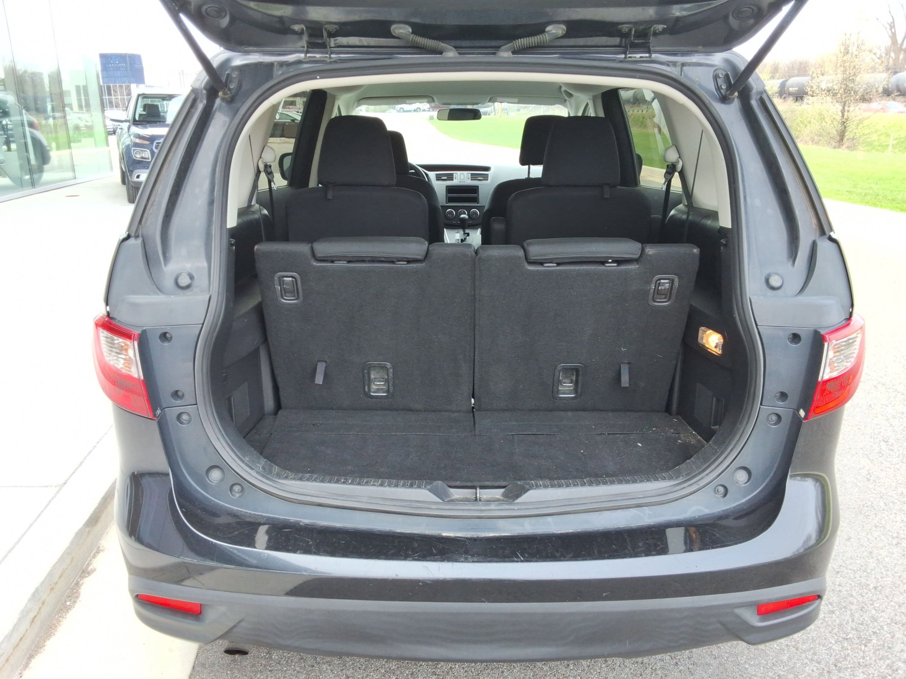 Used 2013 MAZDA MAZDA5 Sport image 29