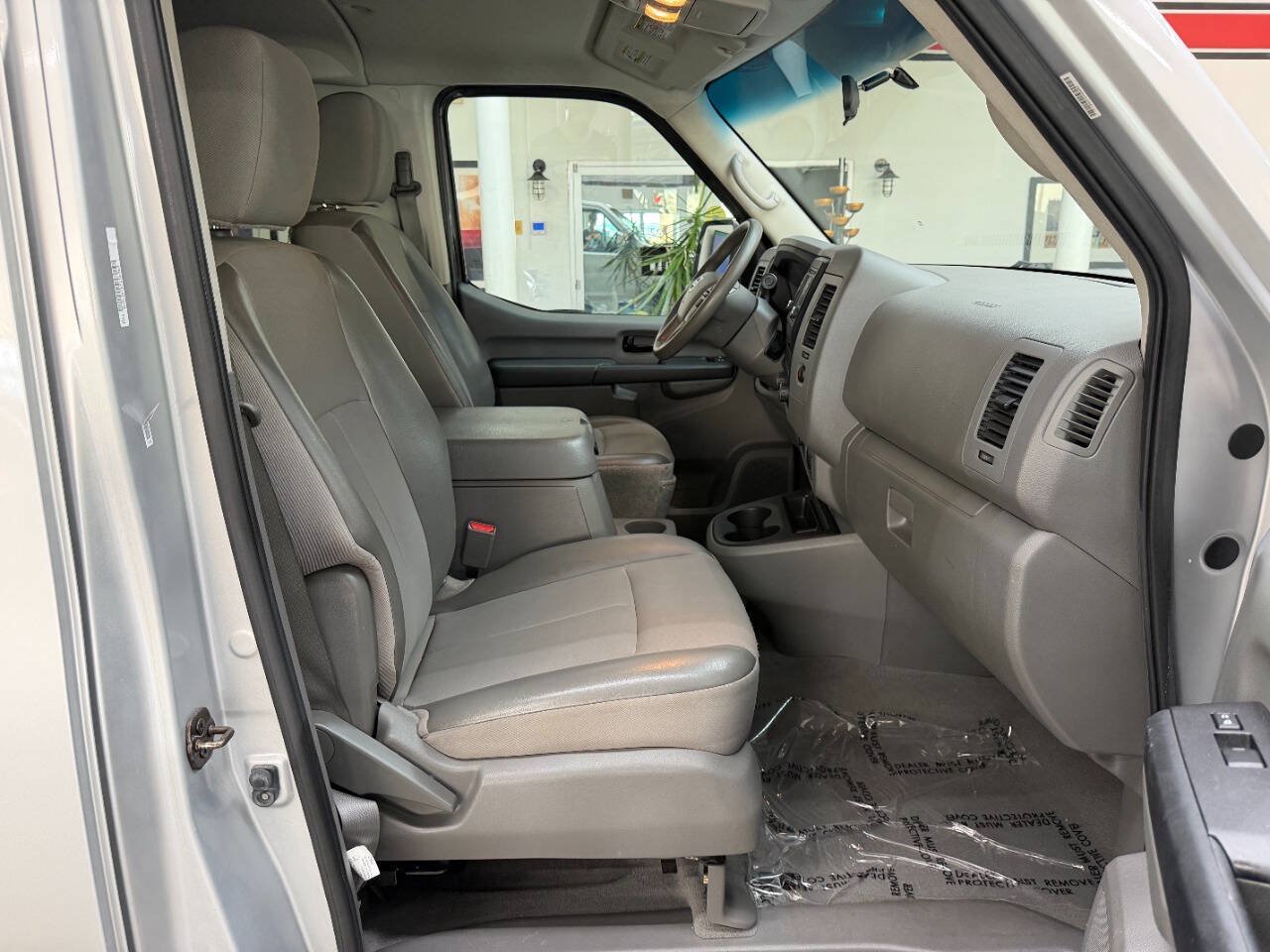Used 2017 Nissan NV 3500 SV w/ SV Technology Package RWD image 16