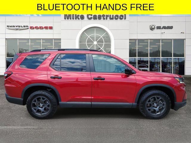 Used 2025 Honda Pilot TrailSport image 3