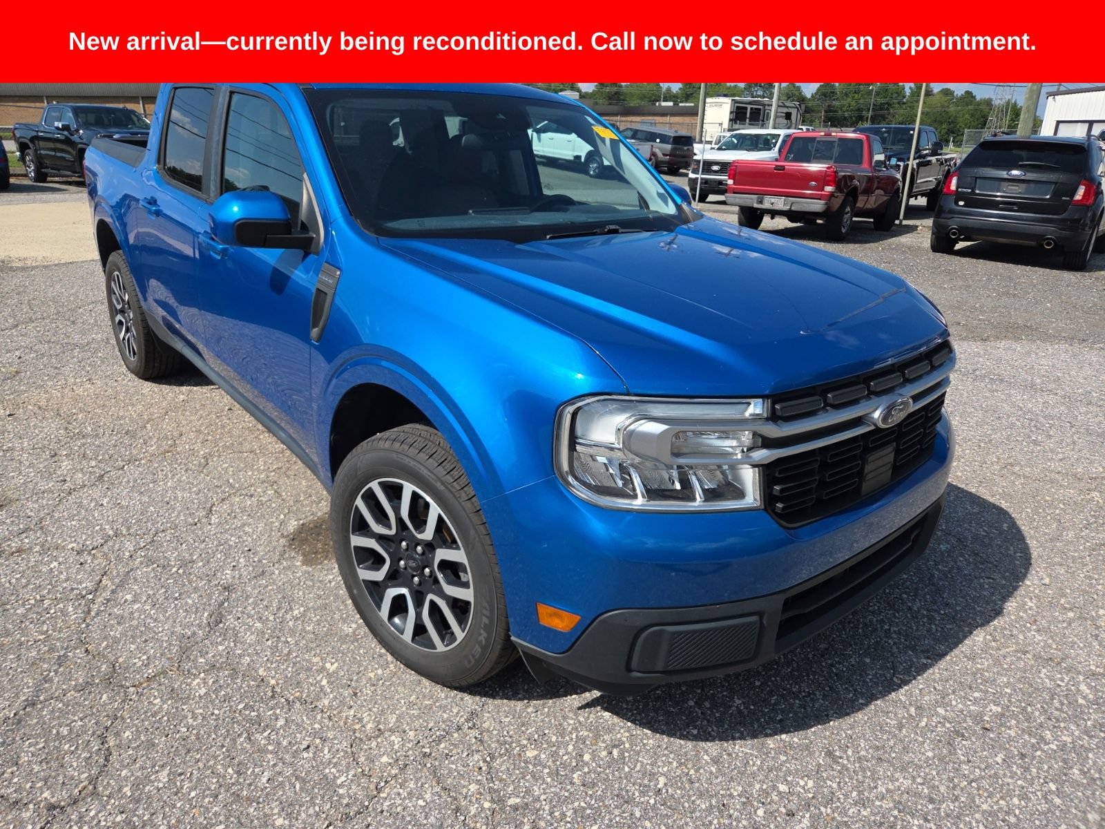 Used 2022 Ford Maverick Lariat w/ Lariat Luxury Package FWD image 2