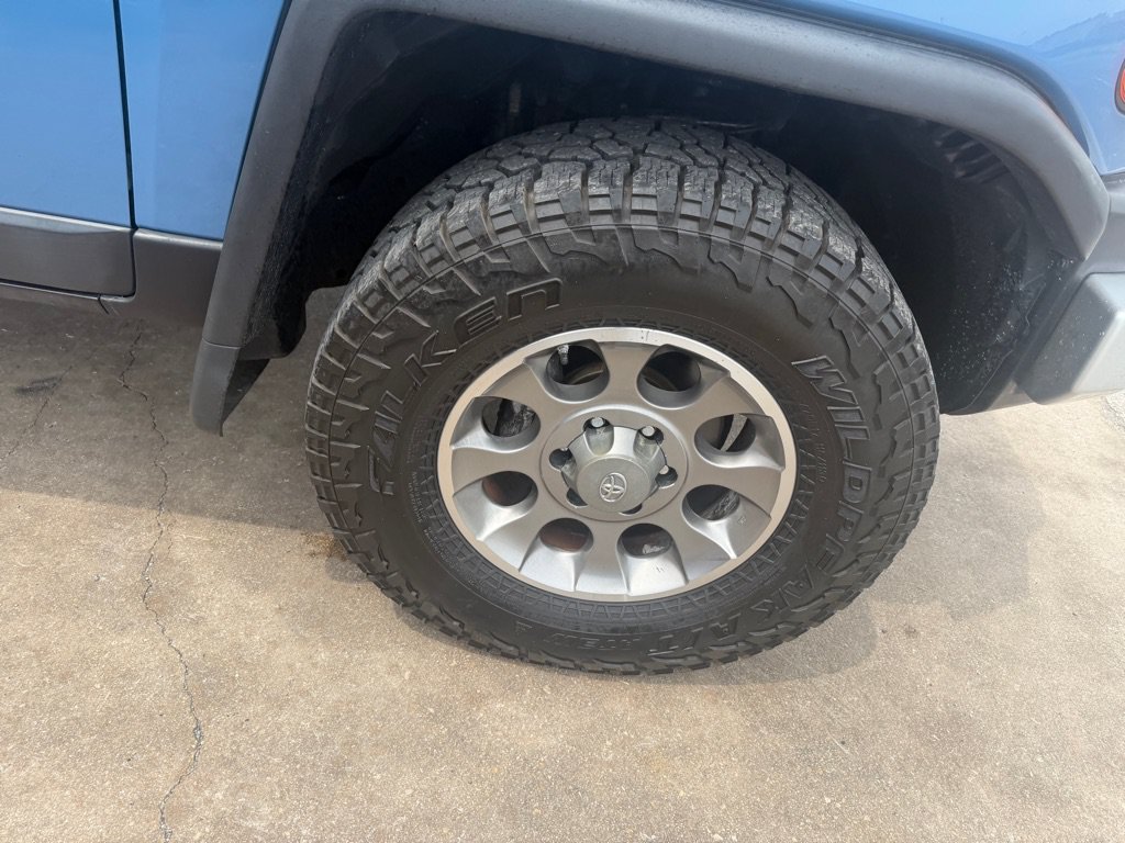 Used 2012 Toyota FJ Cruiser 4WD w/ Upgrade Pkg image 28