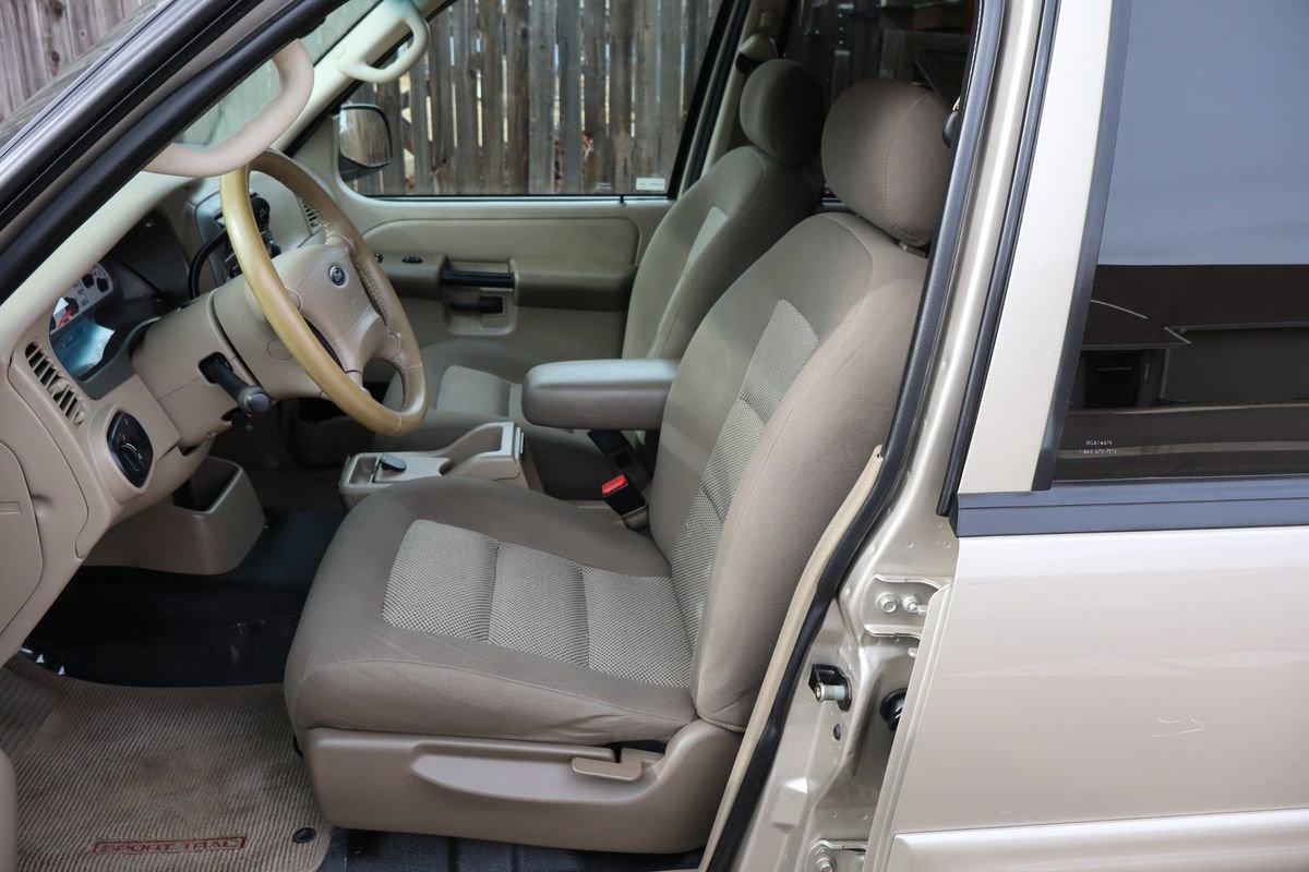 Used 2004 Ford Explorer Sport Trac XLT image 20