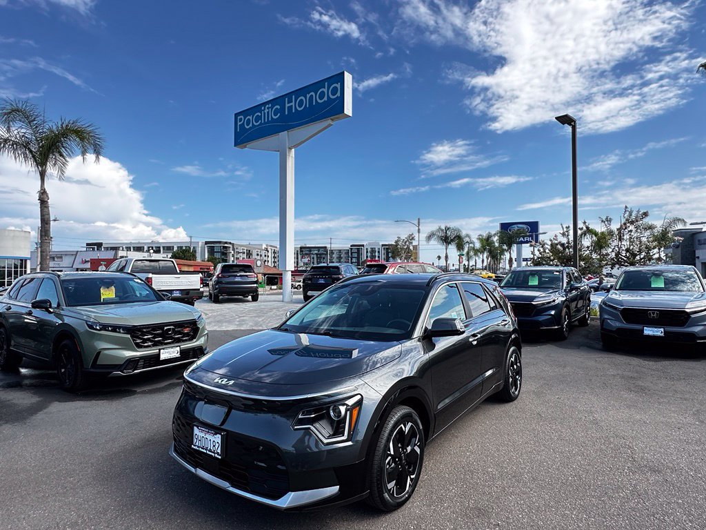 Certified 2023 Kia Niro Wind