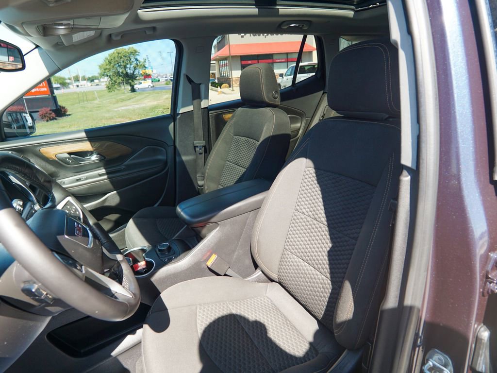 Used 2019 GMC Terrain SLE w/ Driver Convenience Package FWD image 17