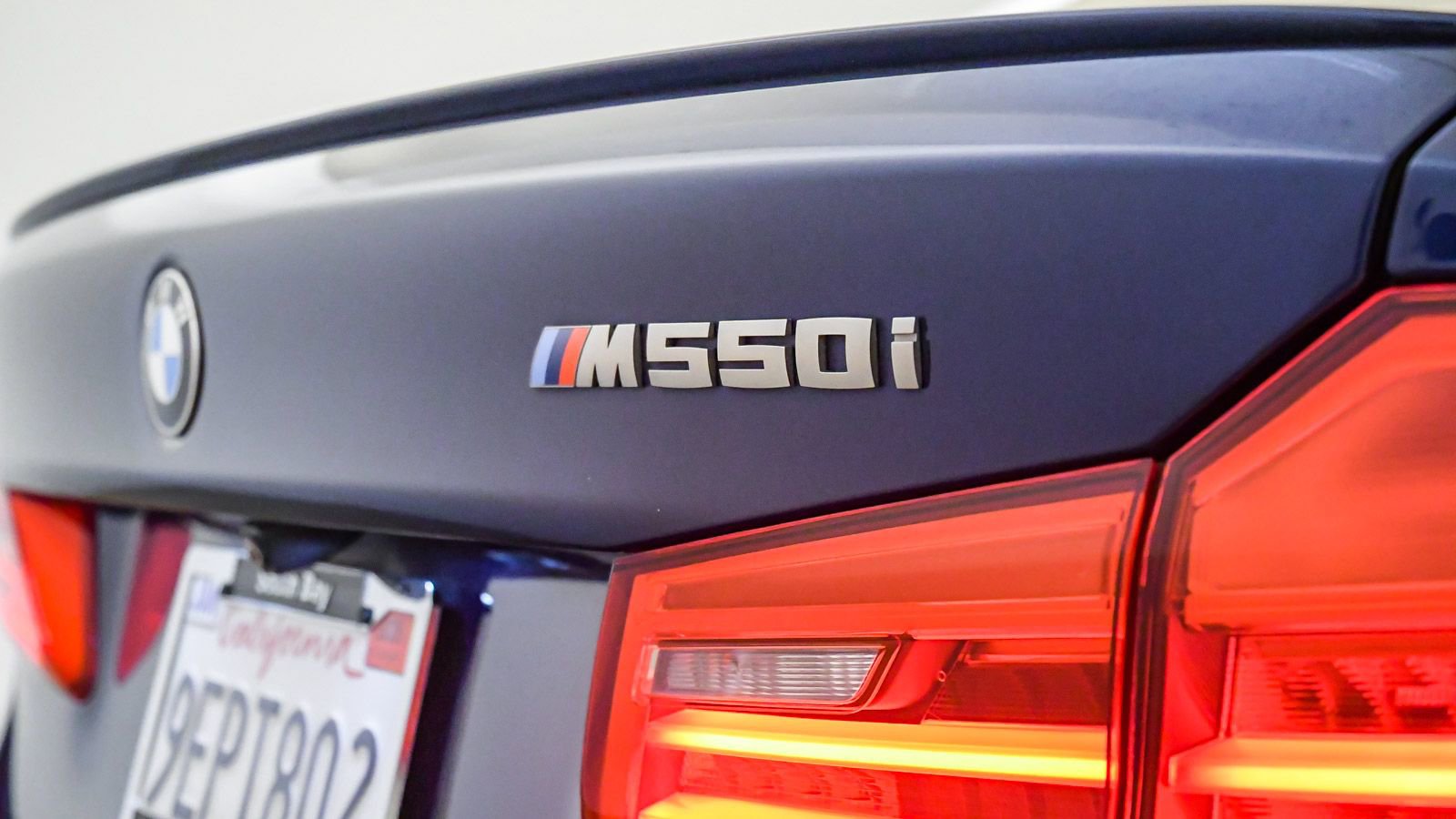 Used 2020 BMW M550i xDrive w/ Executive Package image 13