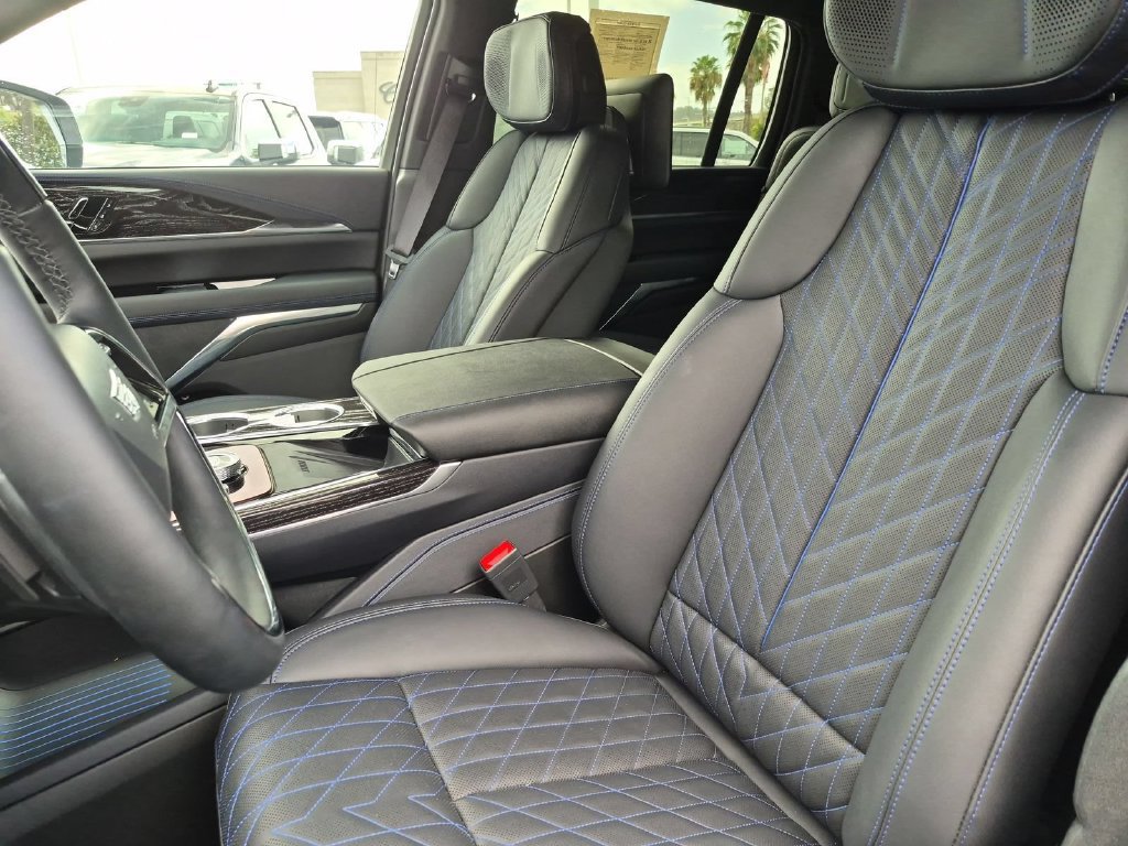 Used 2026 Cadillac Escalade IQ Sport 1 AWD/4WD image 12