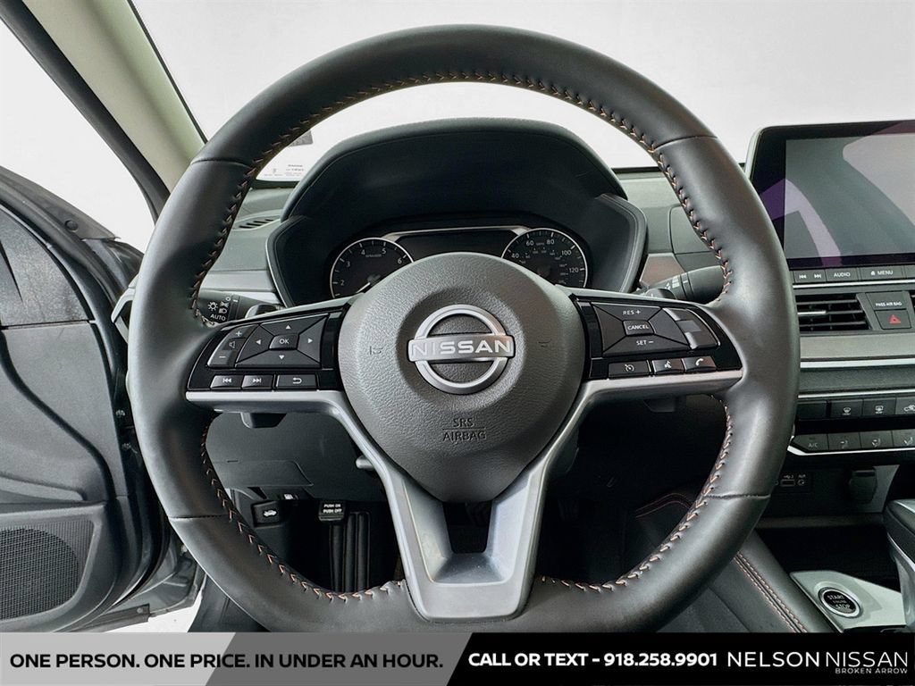 Certified 2025 Nissan Altima 2.5 SR FWD image 11