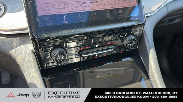 Used 2022 Jeep Grand Cherokee L Limited AWD/4WD image 17