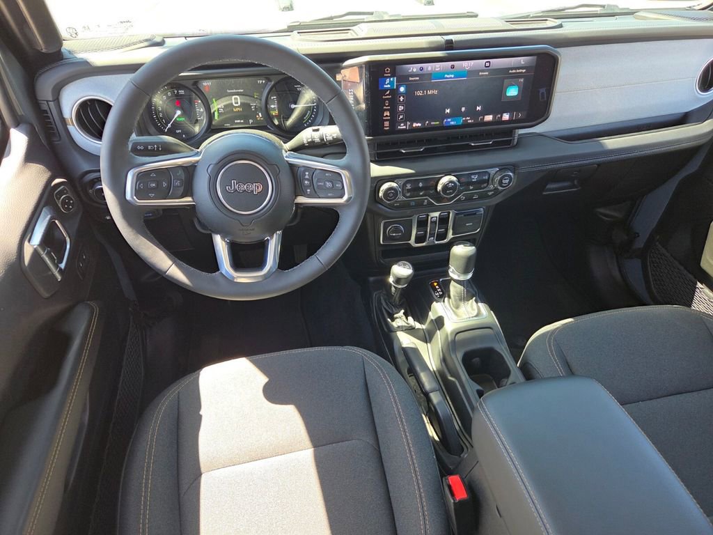 Used 2025 Jeep Wrangler Unlimited Sahara w/ Safety Group AWD/4WD image 6