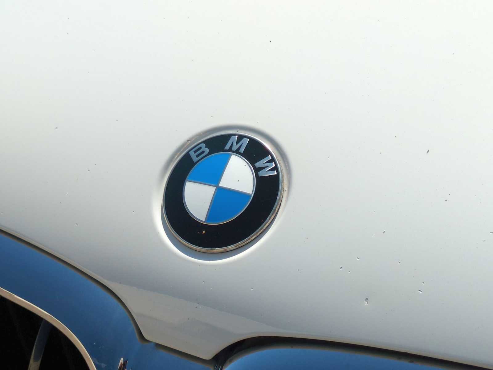 Used 2021 BMW 530i xDrive w/ Premium Package image 12