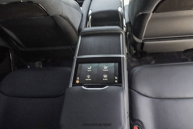 Used 2026 Land Rover Range Rover SV AWD/4WD image 30