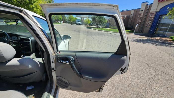 Used 2003 Saturn L-Series L200 w/ Sport Pkg FWD image 28