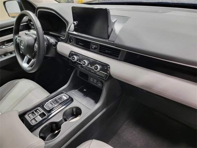 Used 2025 Honda Pilot EX-L image 17