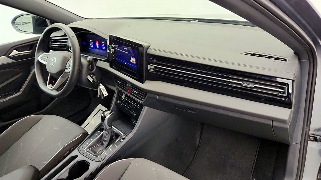 Used 2025 Volkswagen Jetta Sport FWD image 21