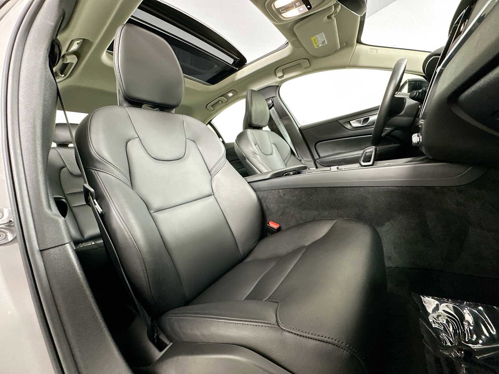 Used 2025 Volvo S60 B5 Core image 26