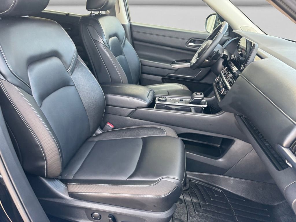 Used 2024 Nissan Pathfinder SL w/ SL Premium Package AWD/4WD image 15