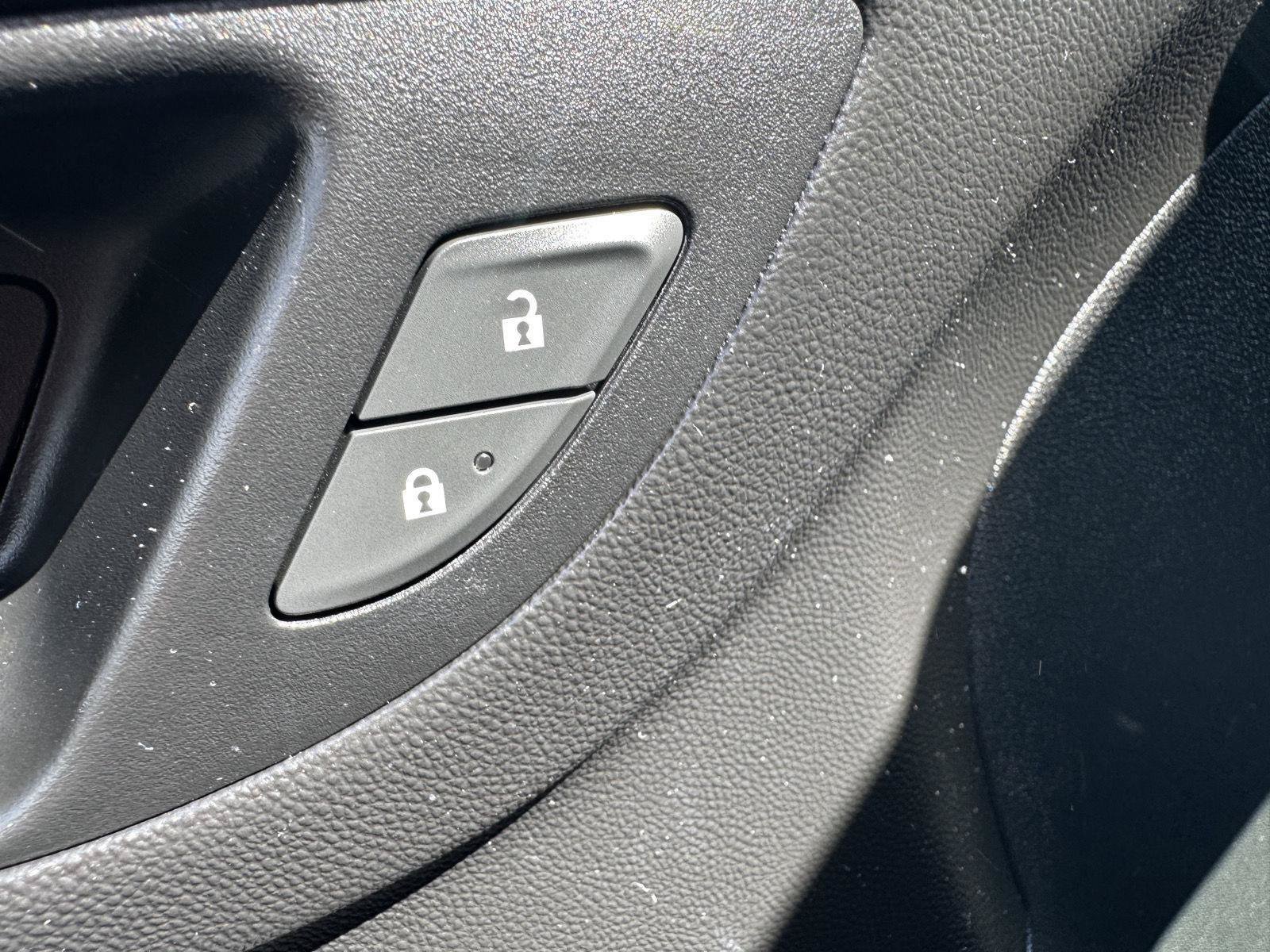Used 2020 Chevrolet Equinox Premier AWD/4WD image 19