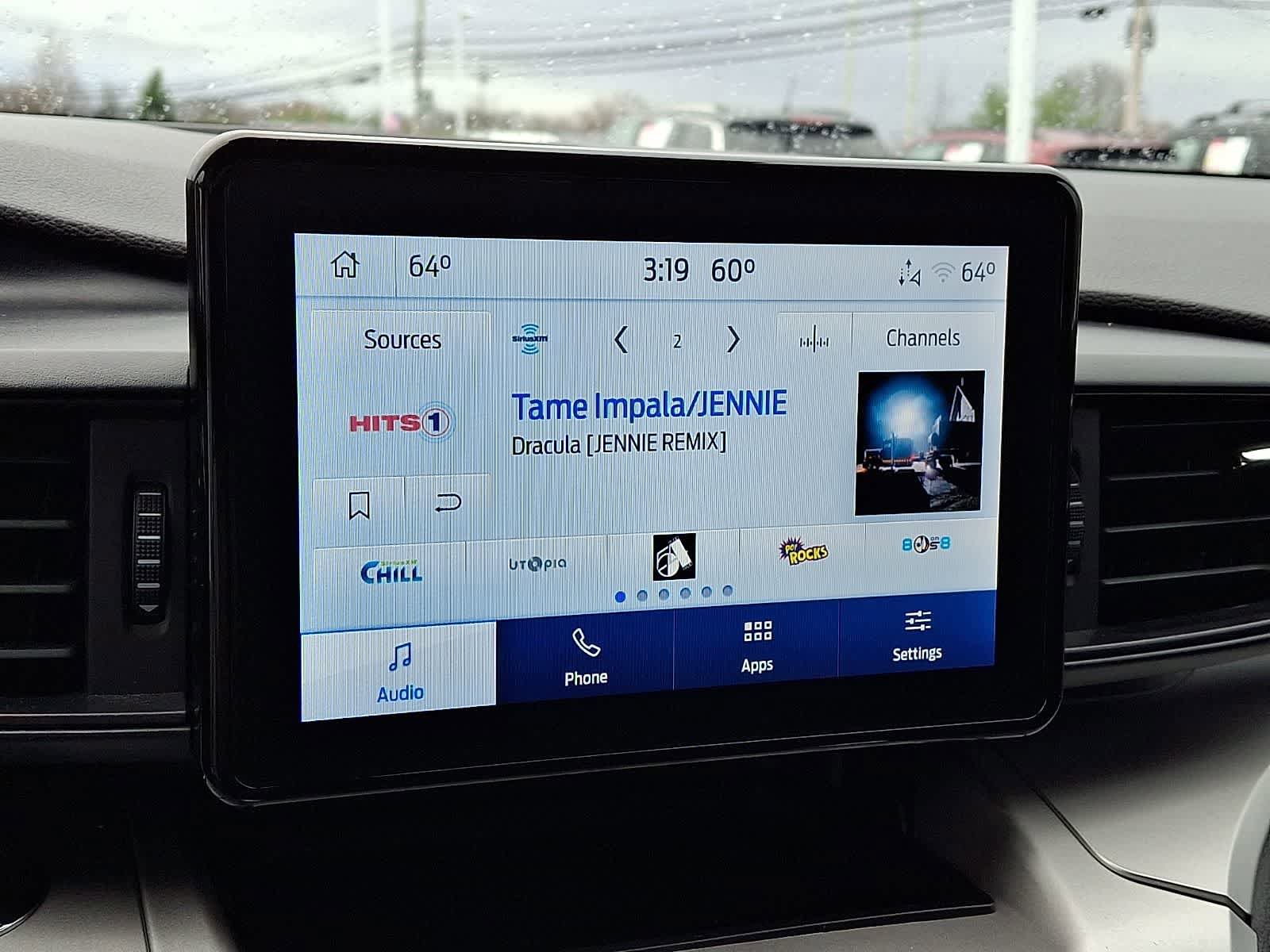 Used 2022 Ford Explorer XLT AWD/4WD image 16