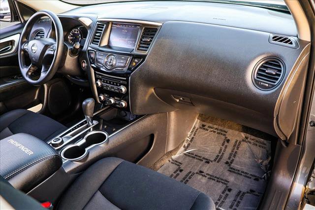 Used 2018 Nissan Pathfinder S image 26