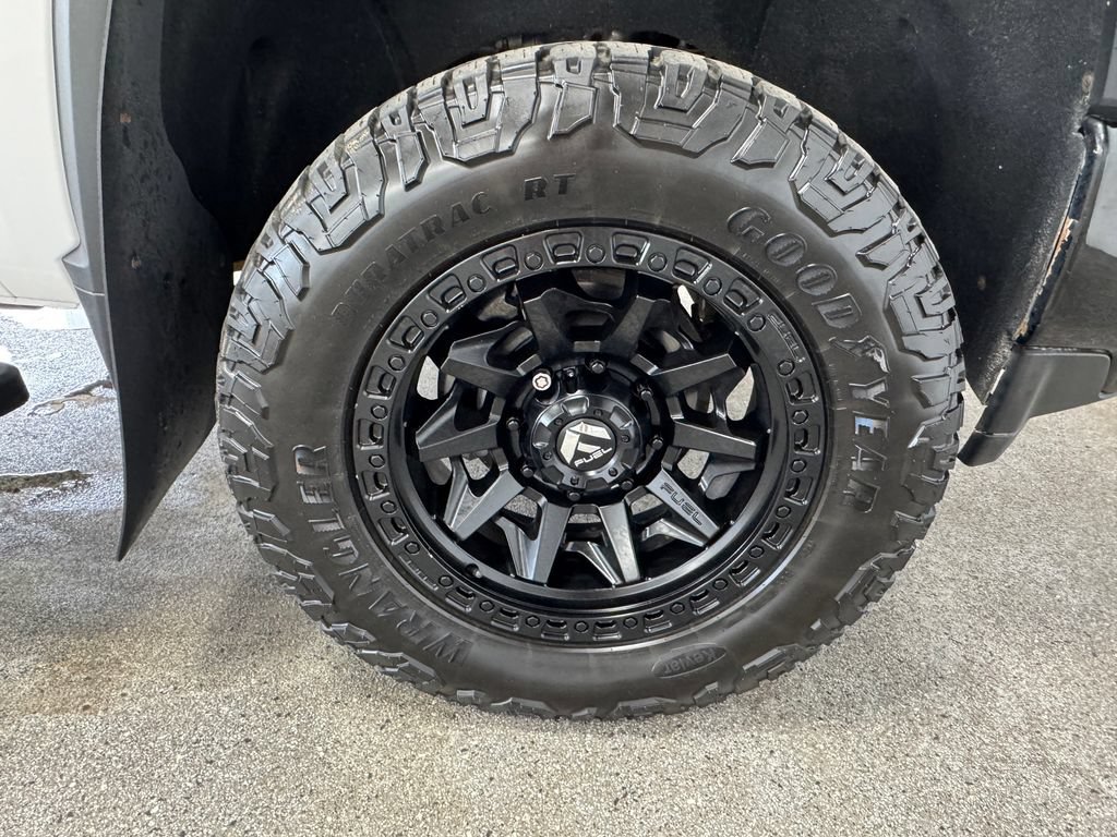 Used 2022 Chevrolet Silverado 2500 Custom w/ Custom Value Package AWD/4WD image 26