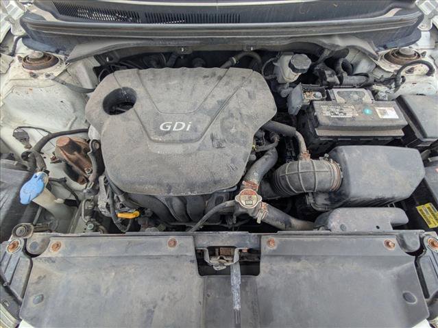 Used 2016 Hyundai Veloster w/ Option Group 02 FWD image 17