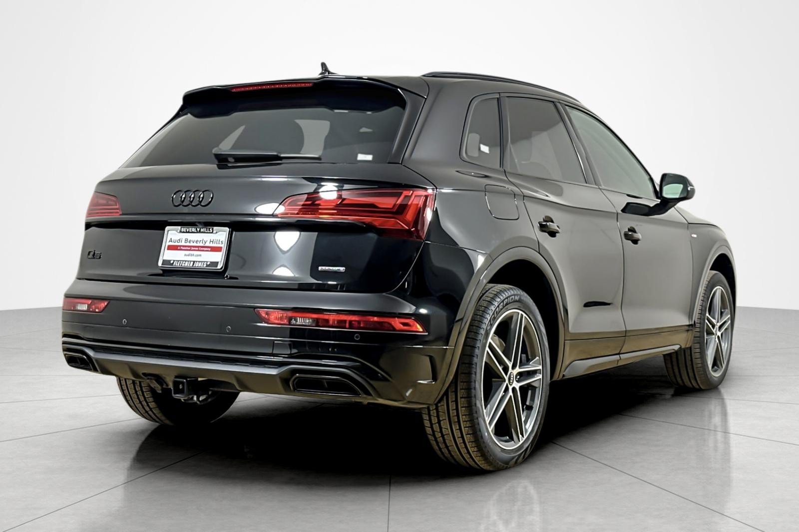 Used 2023 Audi Q5 e Premium Plus w/ Premium Plus Package AWD/4WD image 5