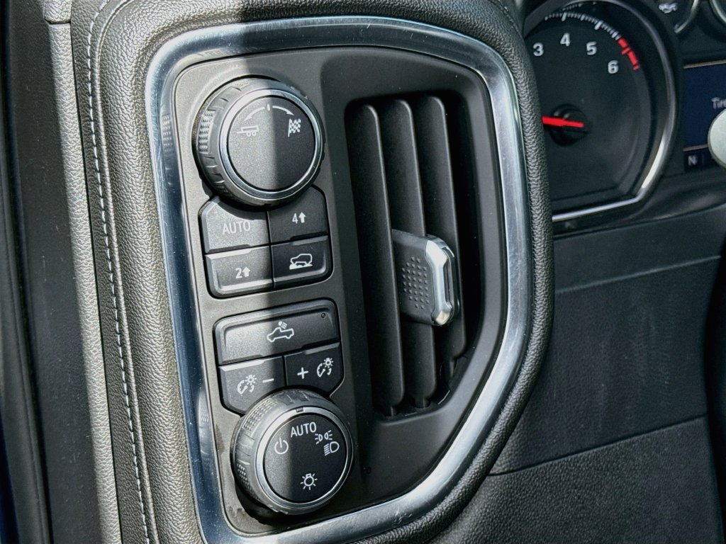 Used 2019 Chevrolet Silverado 1500 LT w/ All-Star Edition AWD/4WD image 10