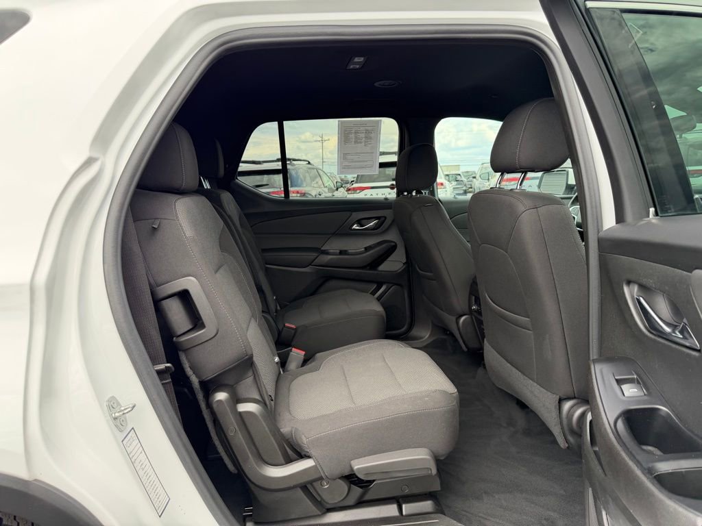 Used 2023 Chevrolet Traverse LT FWD image 19