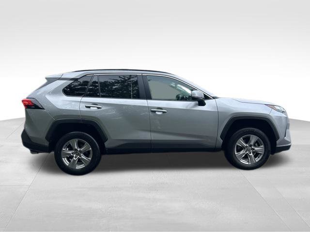 Used 2025 Toyota RAV4 XLE AWD/4WD image 11