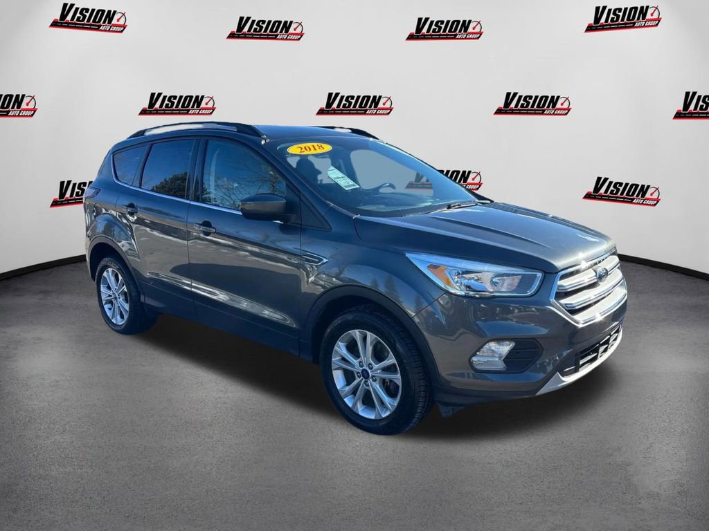 Used 2018 Ford Escape SE w/ SE Sync 3 Package image 3