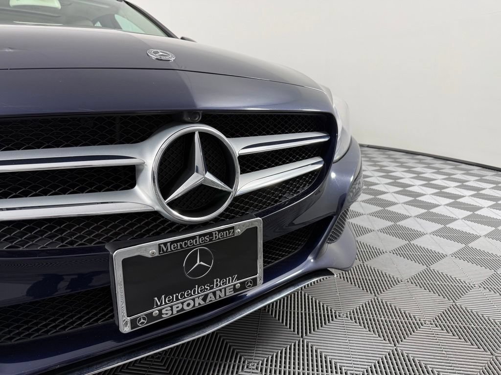 Used 2018 Mercedes-Benz C 300 4MATIC Sedan image 3