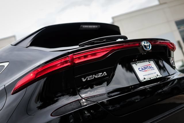 Used 2023 Toyota Venza LE AWD/4WD image 15