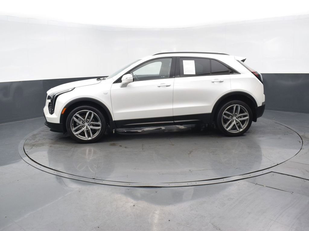 Used 2023 Cadillac XT4 Sport image 2