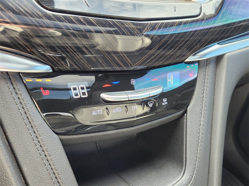 Used 2022 Cadillac XT6 Premium Luxury w/ Technology Package image 21