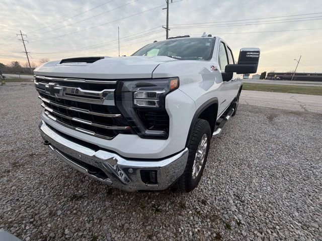 Used 2025 Chevrolet Silverado 2500 LTZ w/ LTZ Plus Package image 2