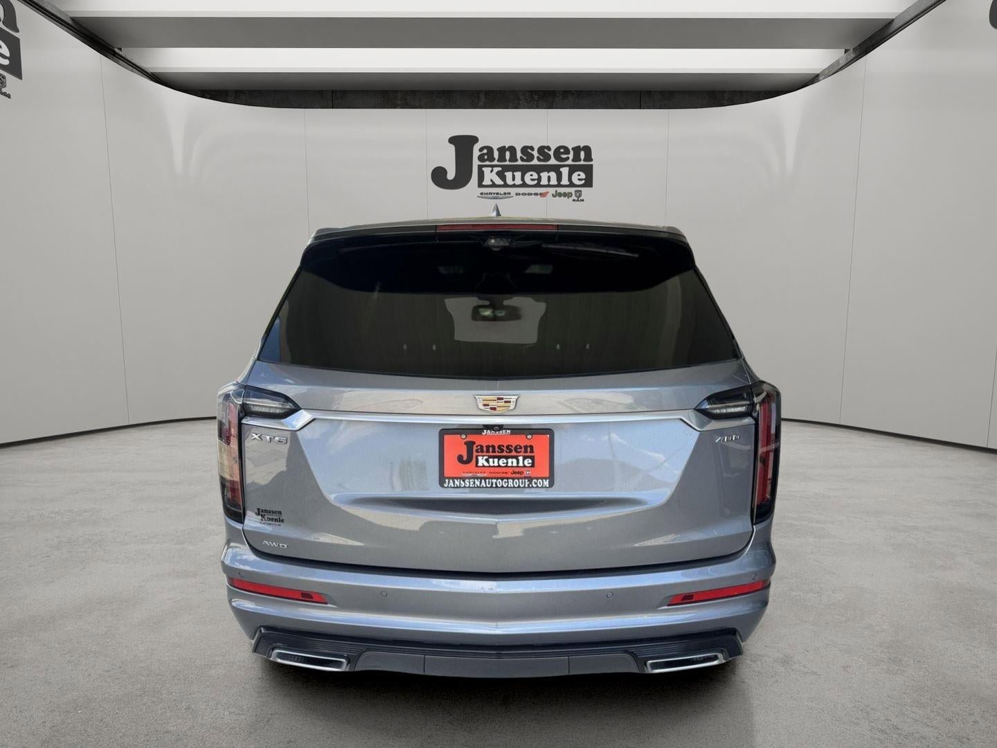 Used 2020 Cadillac XT6 Sport w/ Platinum Package AWD/4WD image 2