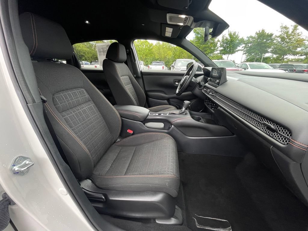 Certified 2025 Honda HR-V Sport image 32