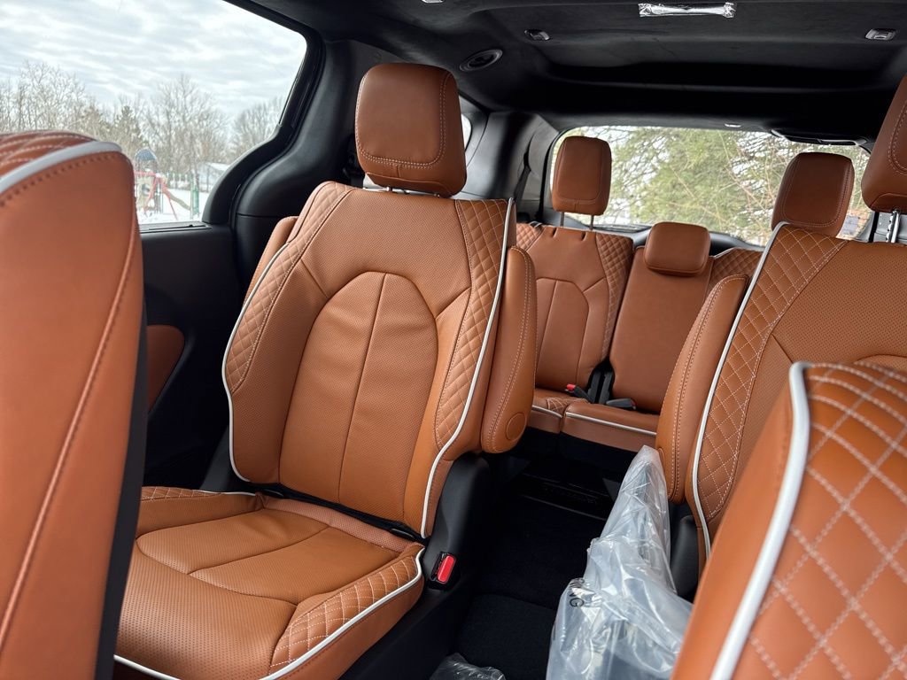 New 2026 Chrysler Pacifica Pinnacle image 29