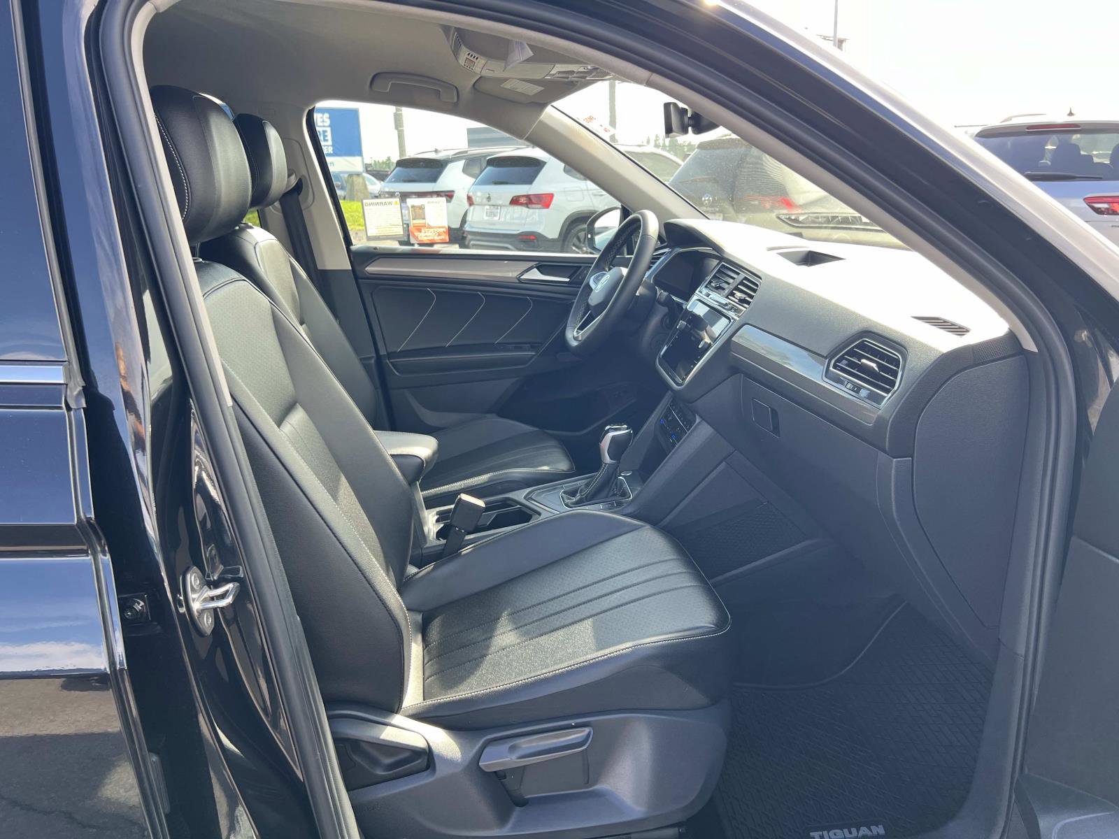 Certified 2022 Volkswagen Tiguan SE image 28