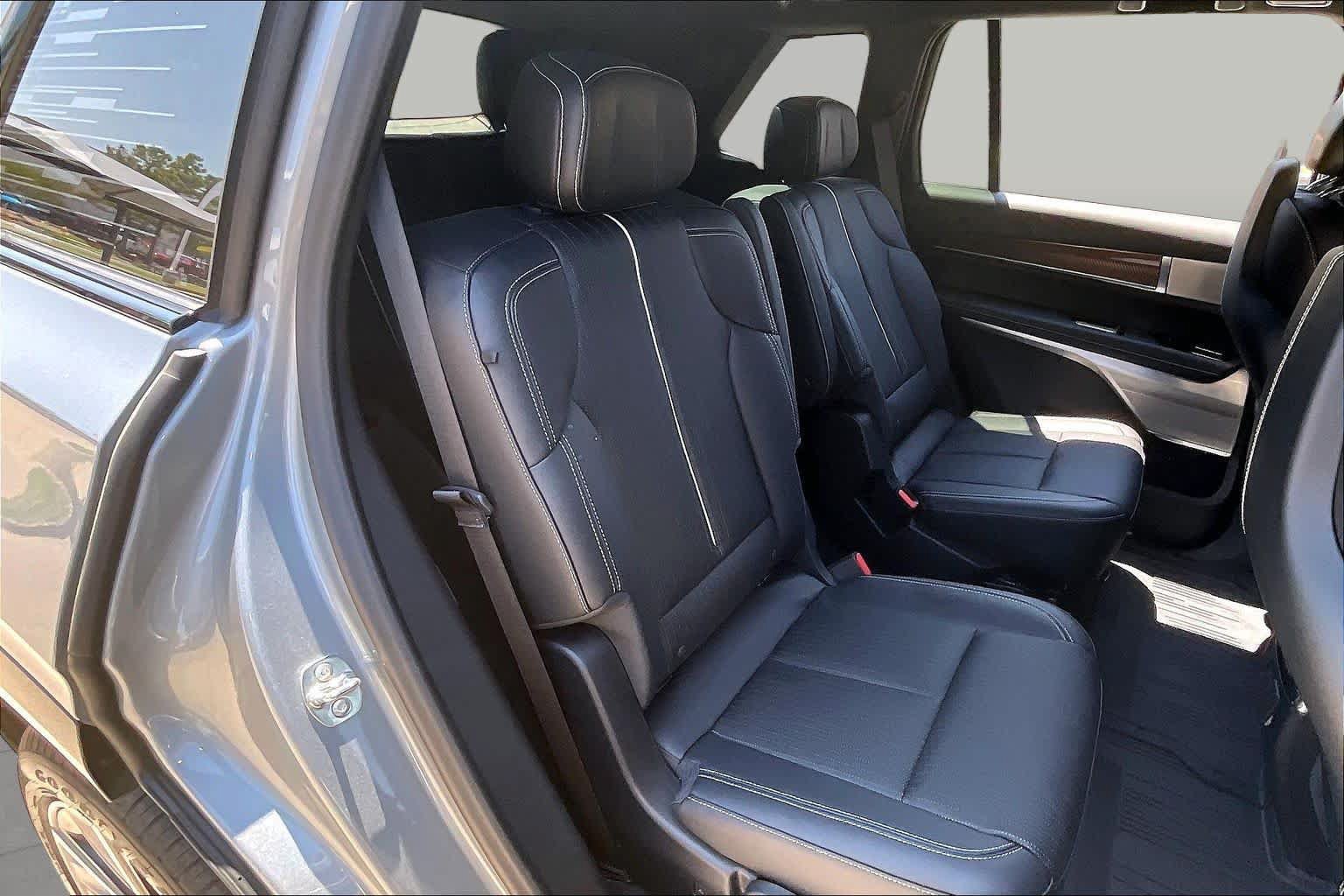Used 2026 Cadillac Vistiq Sport w/ LPO, Floor Liner Package AWD/4WD image 18