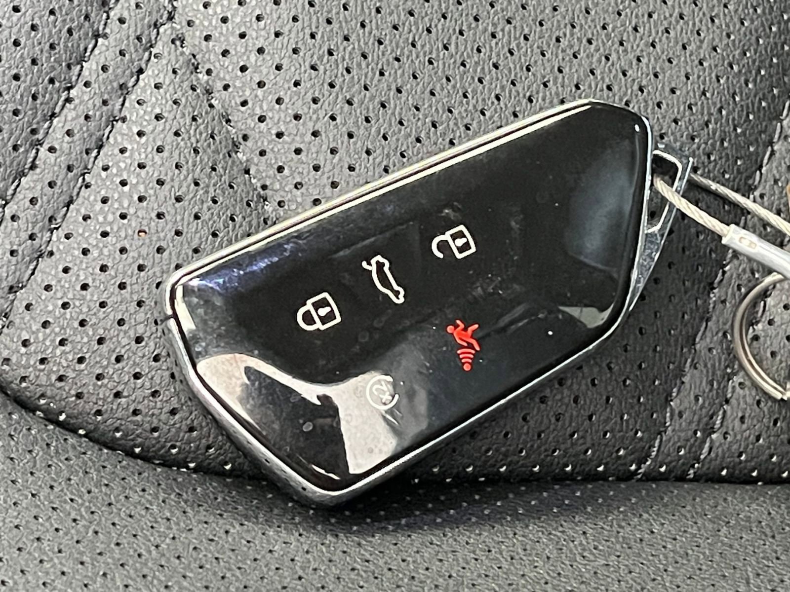 Used 2025 Volkswagen Atlas Cross Sport SE image 22