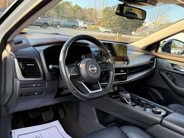 Used 2022 Nissan Rogue Platinum w/ Head-Up Display Package image 16