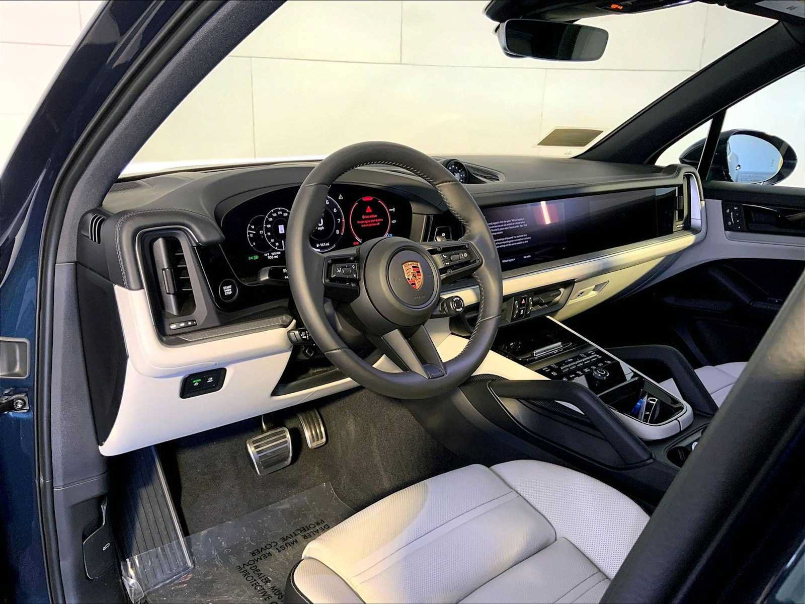 Used 2026 Porsche Cayenne S AWD/4WD image 4