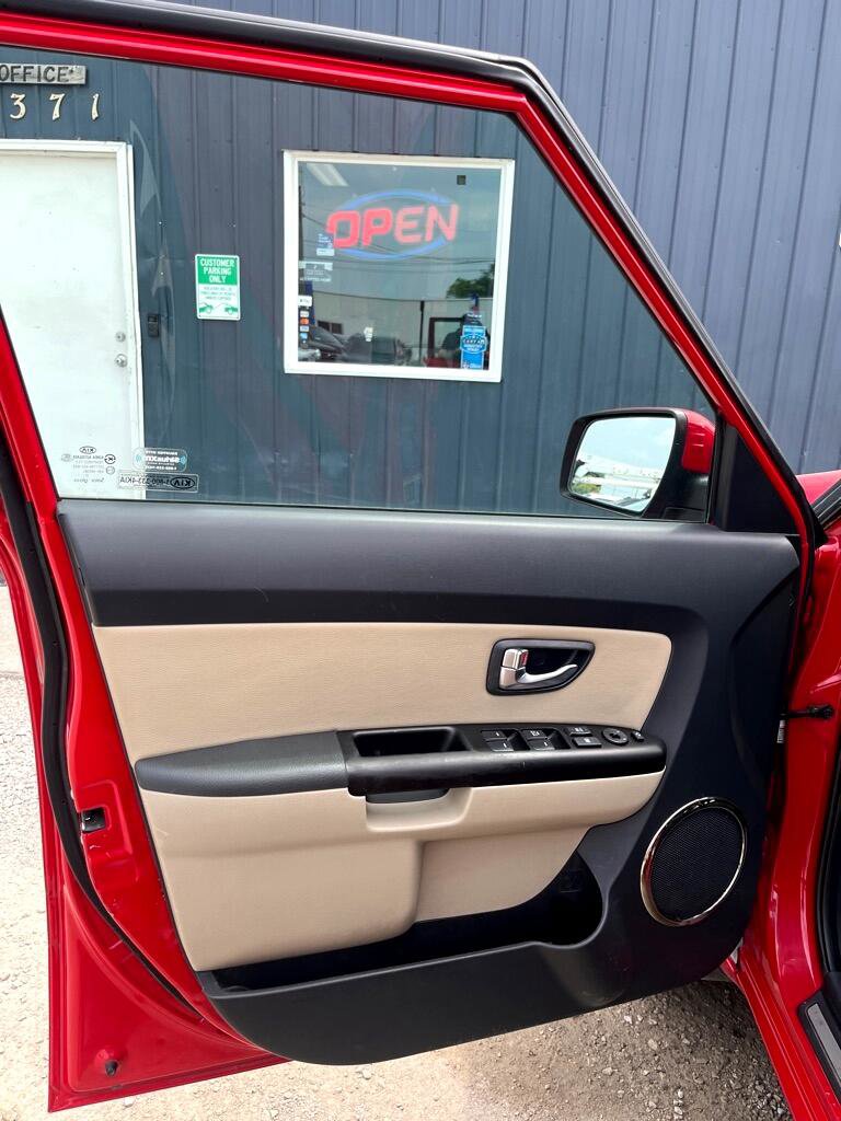 Used 2013 Kia Soul ! image 9